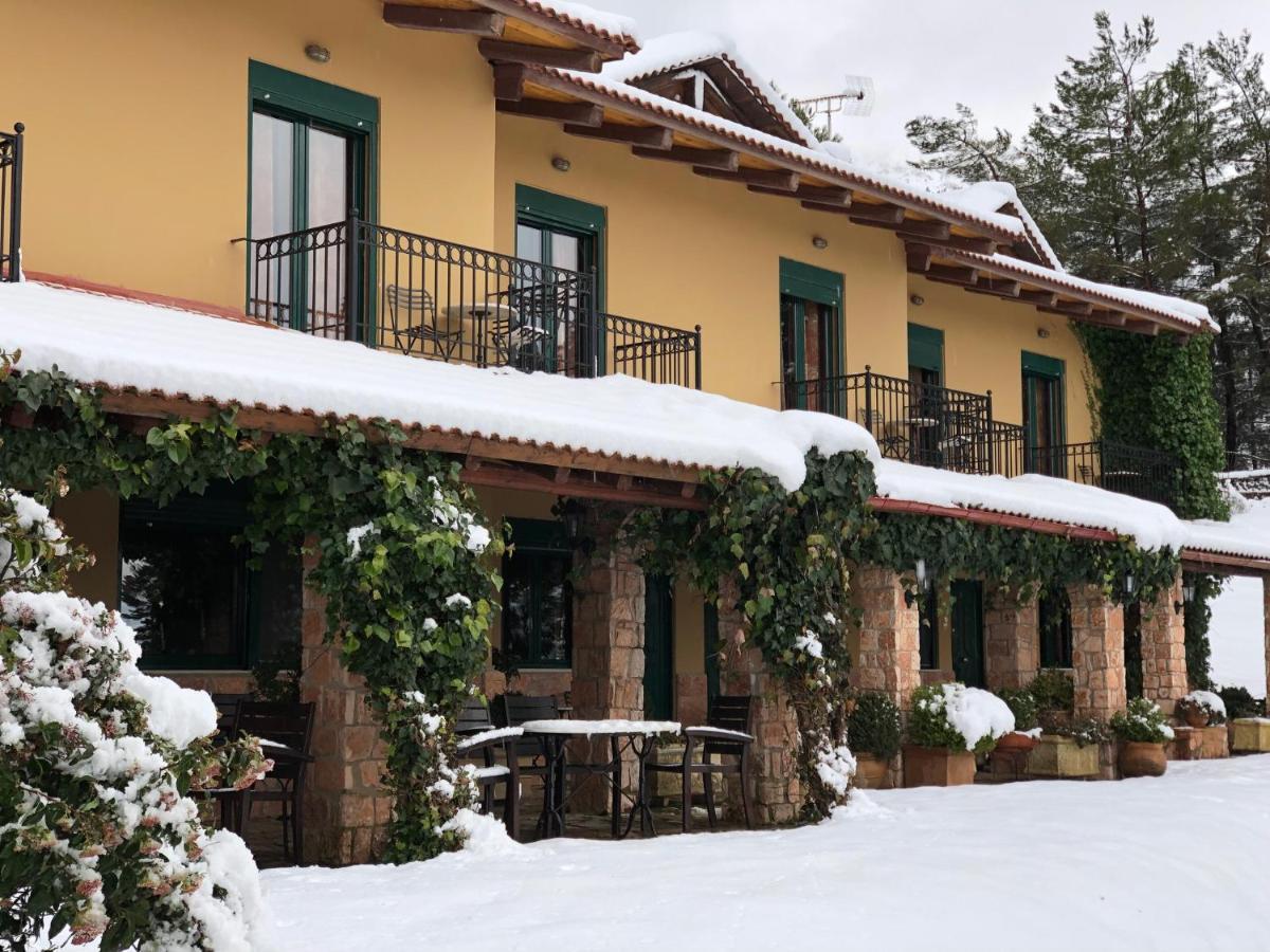 Aphrodite'S Inn Kalavrita Екстериор снимка